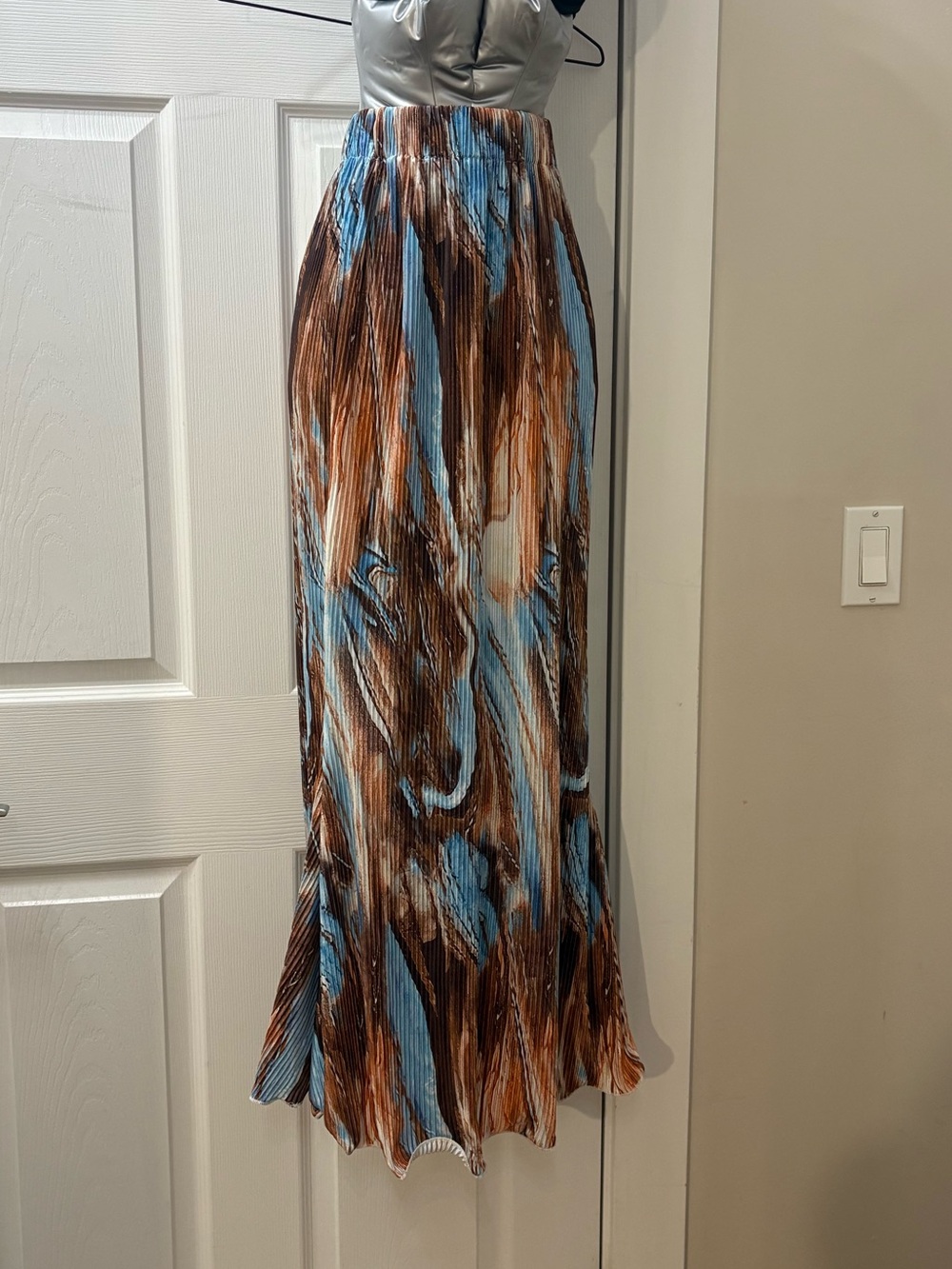 SHEIN Brown & Blue Abstract Pleated Maxi Skirt